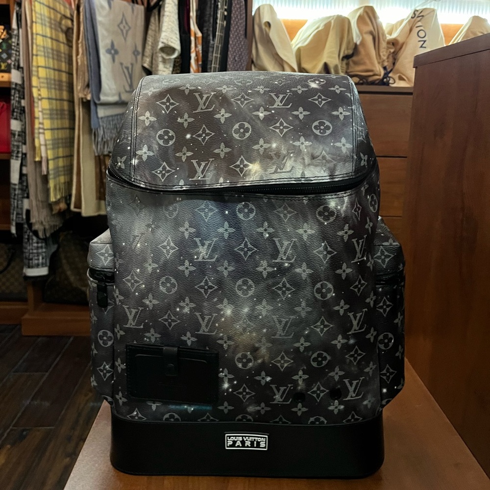 RARE! Limited edition Louis Vuitton Monogram Galaxy backpack Excellent Condition